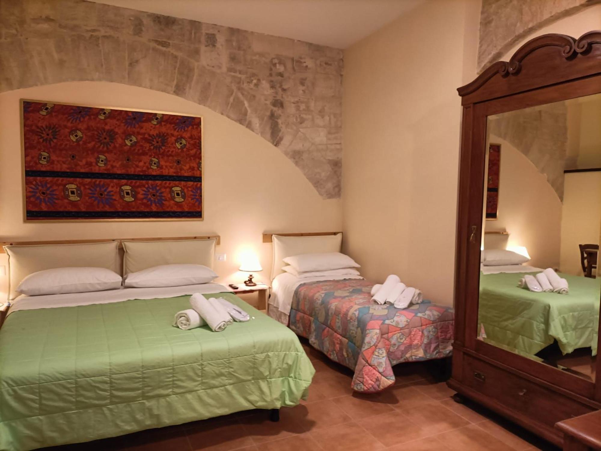 Hotel La Piccola Torre Bisceglie Esterno foto